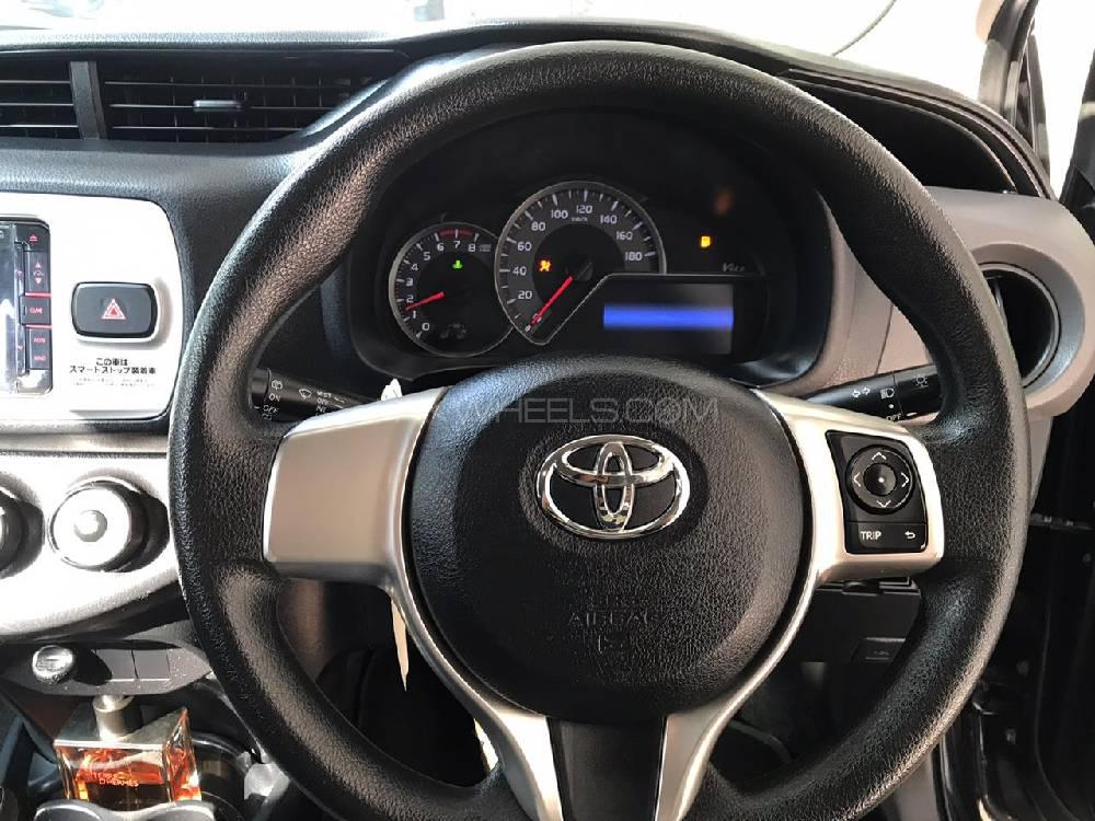 Toyota Vitz 2015 for Sale in Gujranwala Image-1