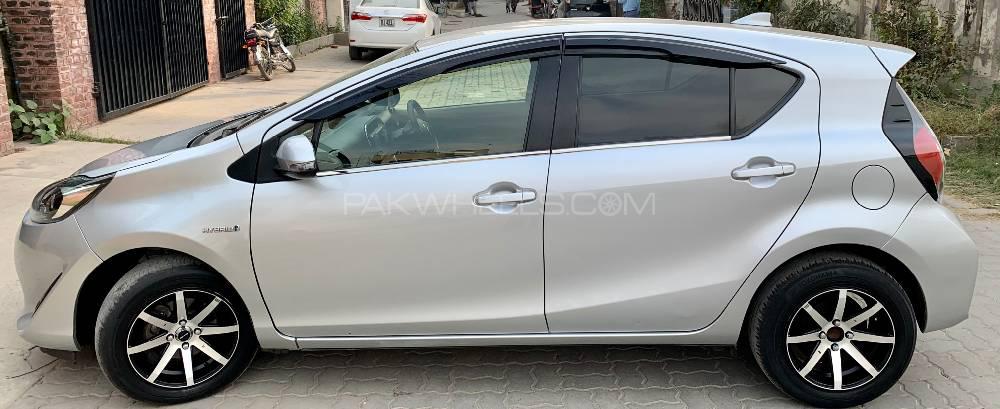 Toyota Aqua 2017 for Sale in Sialkot Toyota Aqua 2017 for Sale in Sialkot Image-4