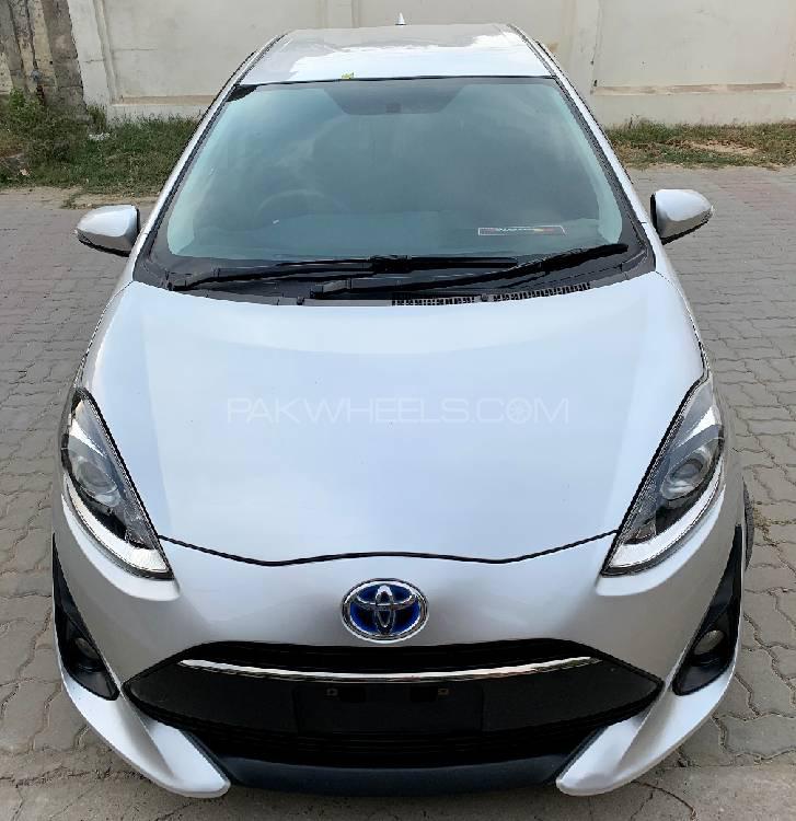 Toyota Aqua 2017 for Sale in Sialkot Image-1