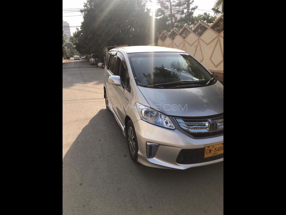 Honda Freed 2013 for Sale in Karachi Image-1