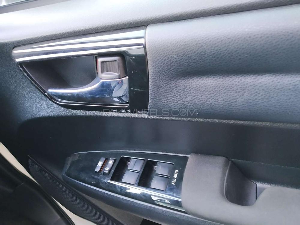 Toyota Corolla Fielder 2016 for Sale in Lahore Toyota Corolla Fielder 2016 for Sale in Lahore Image-5