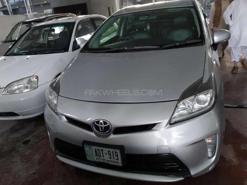 Toyota Prius 2013 for Sale in Lahore Image-1