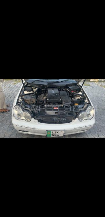 Mercedes Benz 200 D 2002 for Sale in Mardan Mercedes Benz 200 D 2002 for Sale in Mardan Image-7