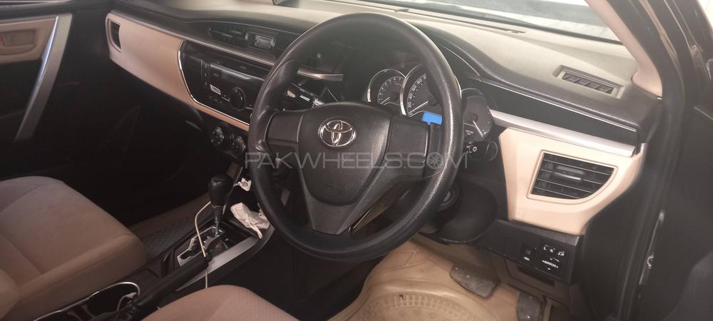 Toyota Corolla 2015 for Sale in Mardan Image-1