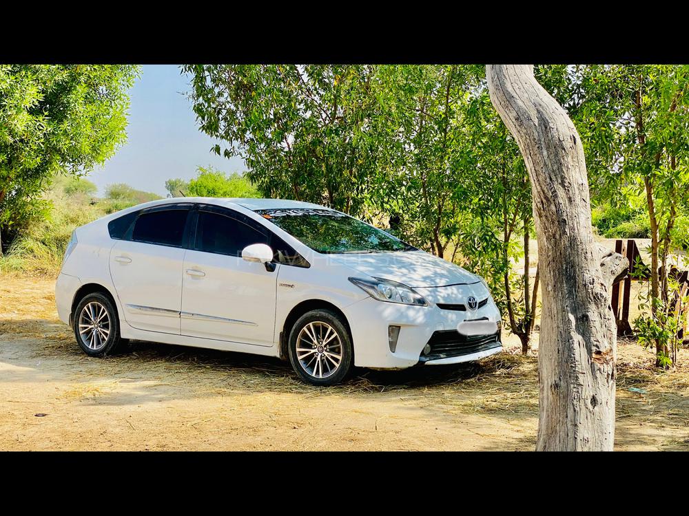 Toyota Prius 2012 for Sale in Hyderabad Image-1