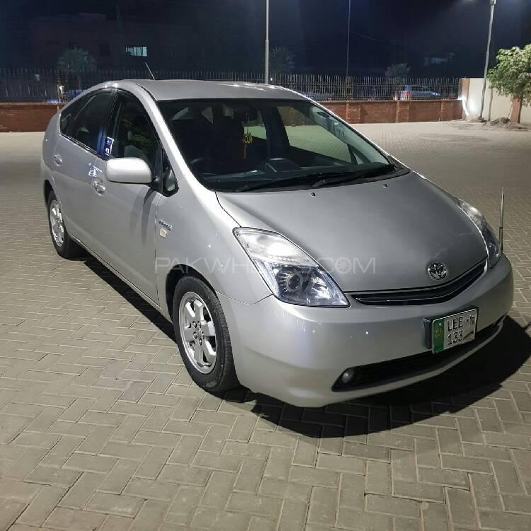 Toyota Prius 2007 for Sale in Lahore Image-1