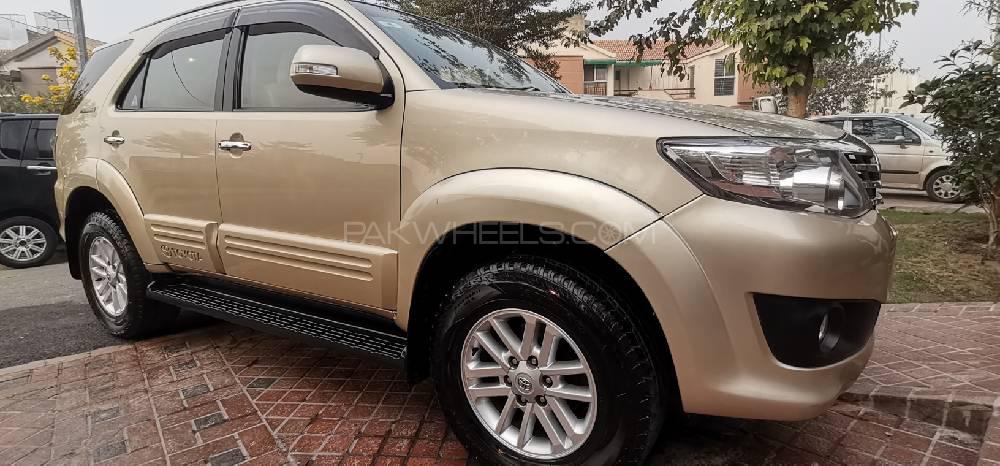 ٹویوٹا فورچیونر 2015 for Sale in لاہور ٹویوٹا فورچیونر 2015 for Sale in لاہور Image-9