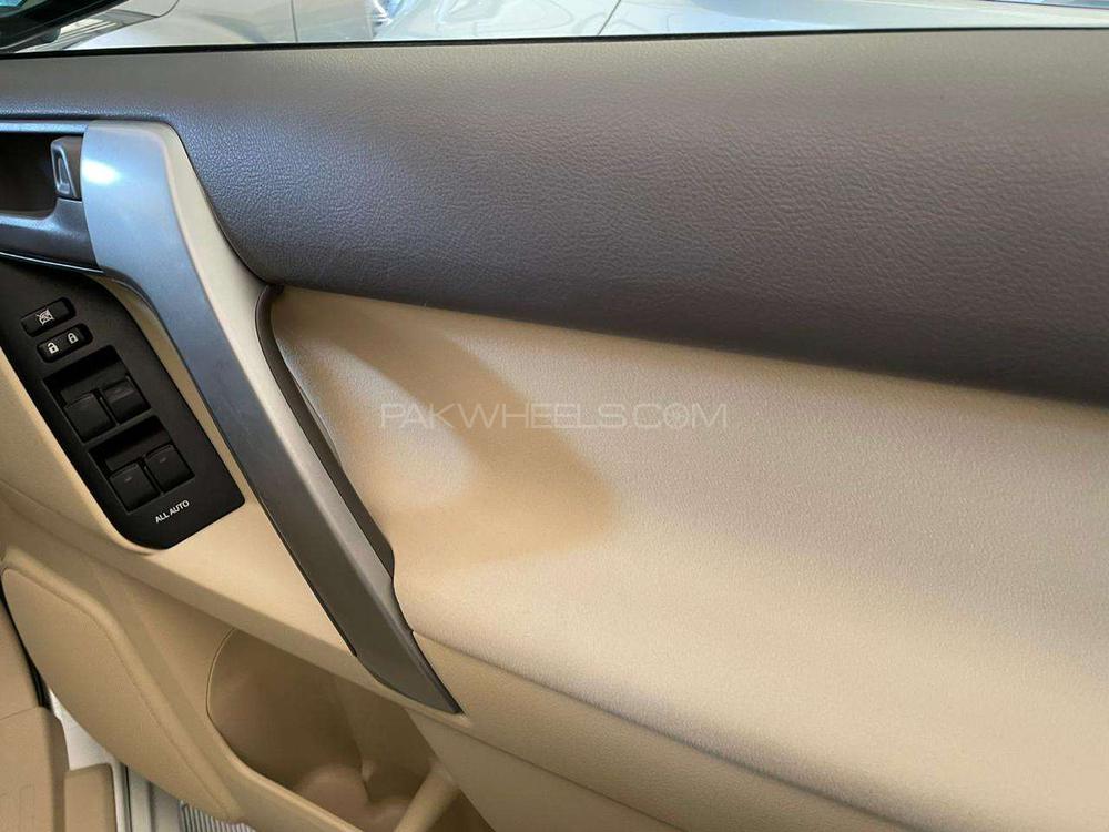 Toyota Prado 2016 for Sale in Lahore Toyota Prado 2016 for Sale in Lahore Image-6