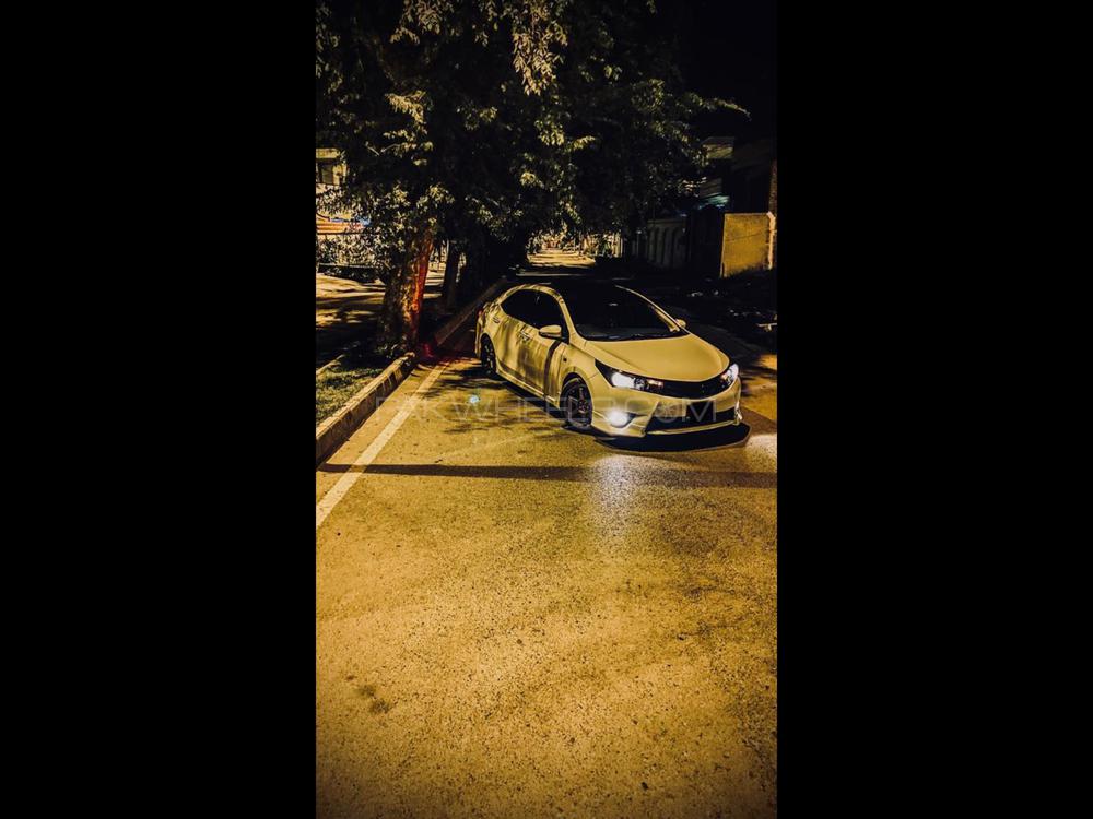 Toyota Corolla 2017 for Sale in Peshawar Image-1