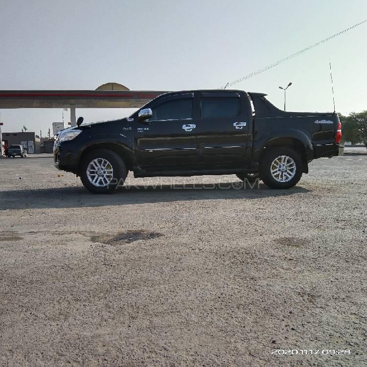 Toyota Hilux 2015 for Sale in Multan Toyota Hilux 2015 for Sale in Multan Image-13