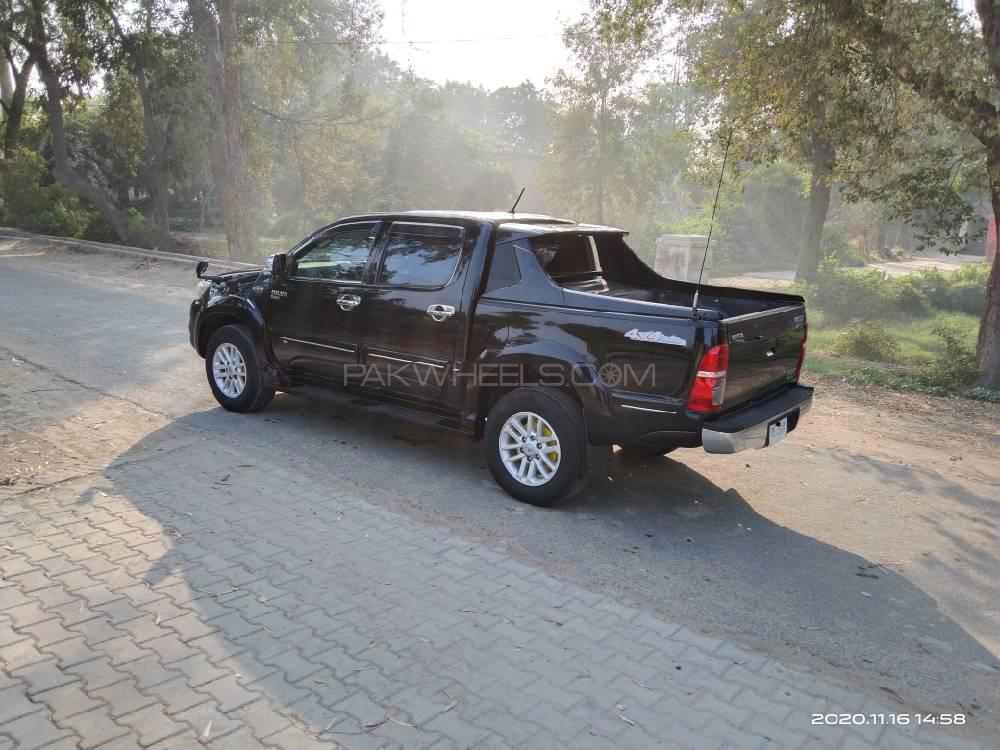 Toyota Hilux 2015 for Sale in Multan Toyota Hilux 2015 for Sale in Multan Image-15