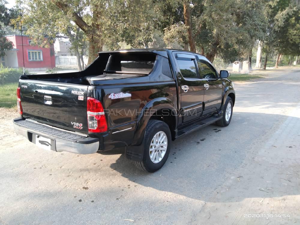 Toyota Hilux 2015 for Sale in Multan Toyota Hilux 2015 for Sale in Multan Image-4