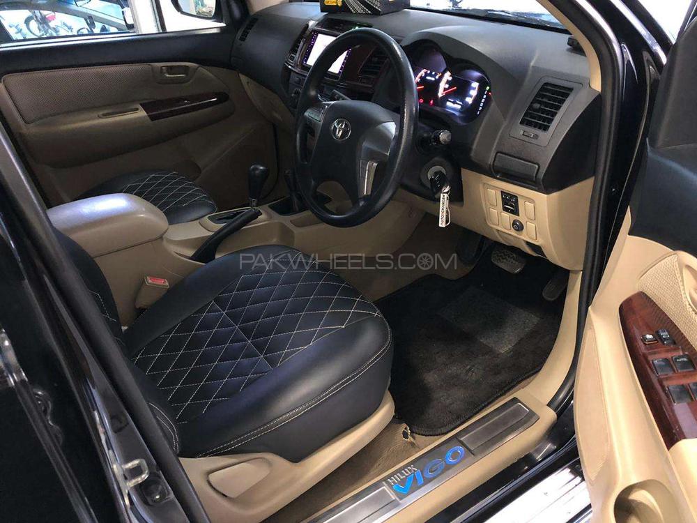 Toyota Hilux 2016 for Sale in Karachi Toyota Hilux 2016 for Sale in Karachi Image-8