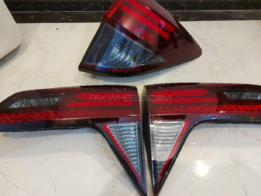 Vezel tail lights only 3 piece available (new) Image-1
