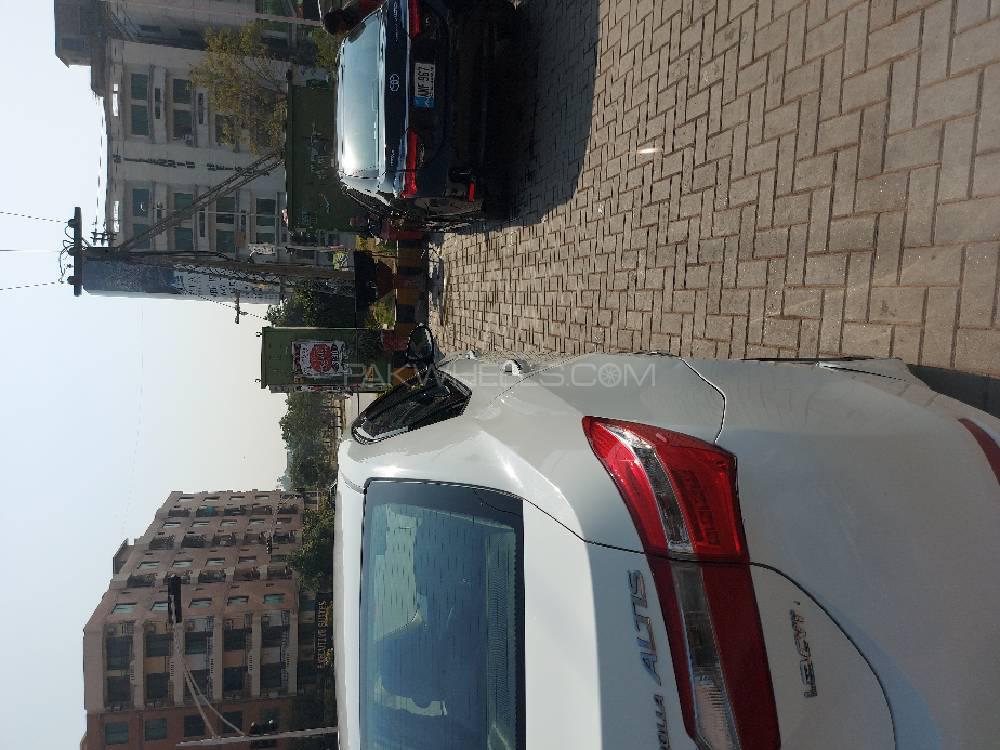 Toyota Corolla 2014 for Sale in Lahore Image-1