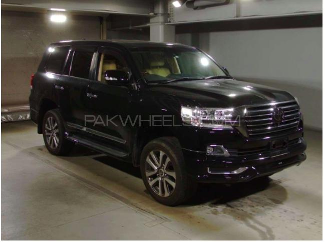 Toyota Land Cruiser 2016 for Sale in Lahore Toyota Land Cruiser 2016 for Sale in Lahore Image-10