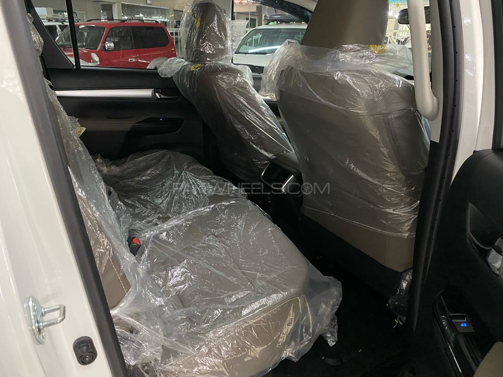 Toyota Hilux 2020 for Sale in Peshawar Toyota Hilux 2020 for Sale in Peshawar Image-4