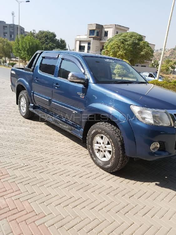 Toyota Hilux 2013 for Sale in Rawalpindi Toyota Hilux 2013 for Sale in Rawalpindi Image-3