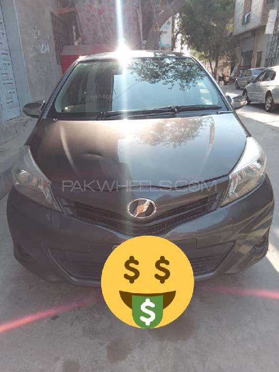 Toyota Vitz 2011 for Sale in Faisalabad Image-1