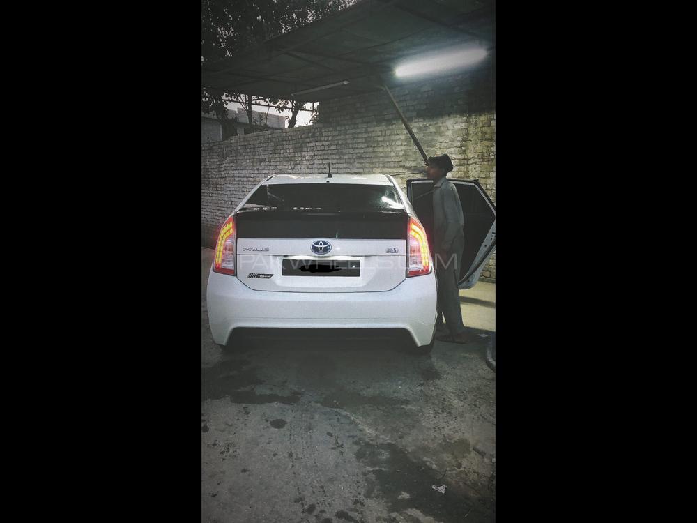 Toyota Prius 2014 for Sale in Peshawar Toyota Prius 2014 for Sale in Peshawar Image-8