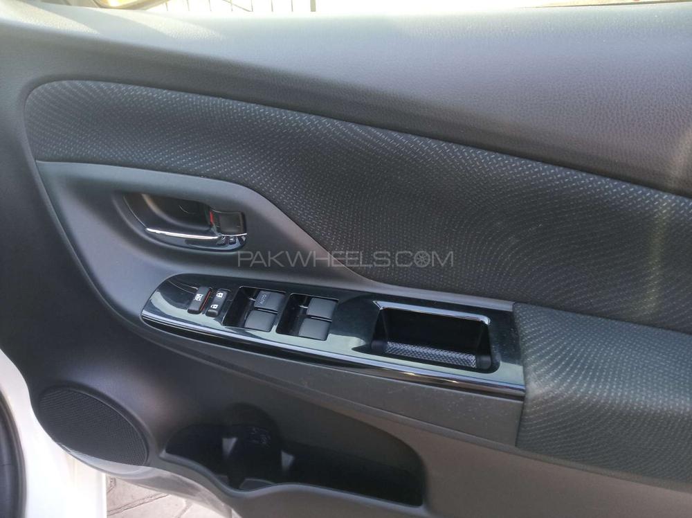 Toyota Vitz 2017 for Sale in Gujranwala Toyota Vitz 2017 for Sale in Gujranwala Image-10