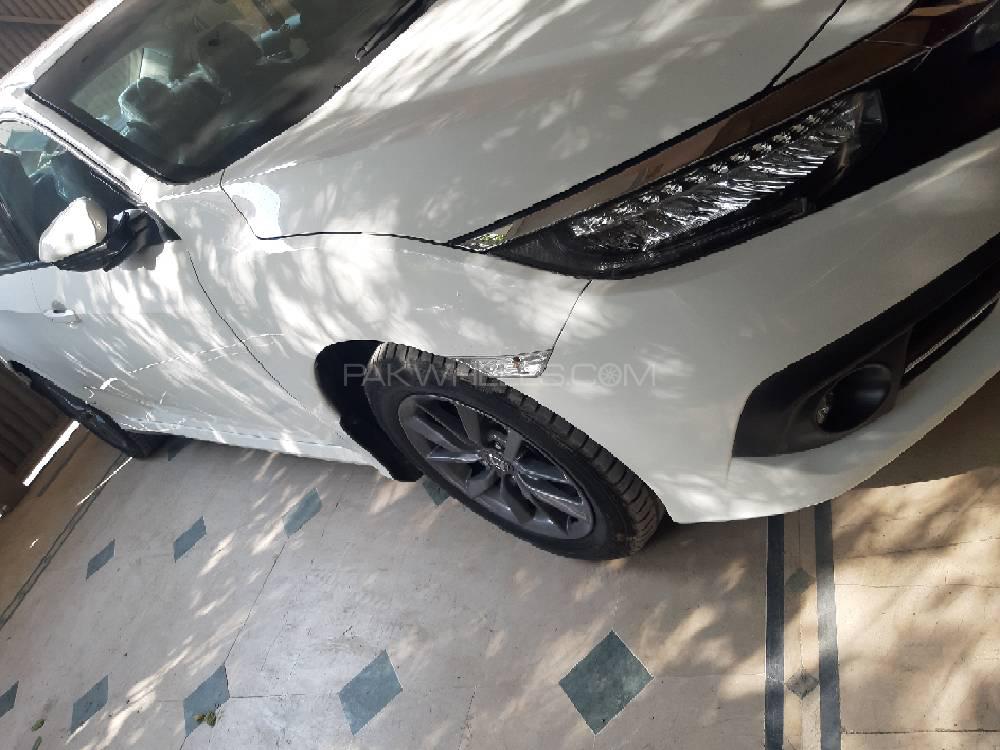 Honda Civic 2019 for Sale in Faisalabad Honda Civic 2019 for Sale in Faisalabad Image-3