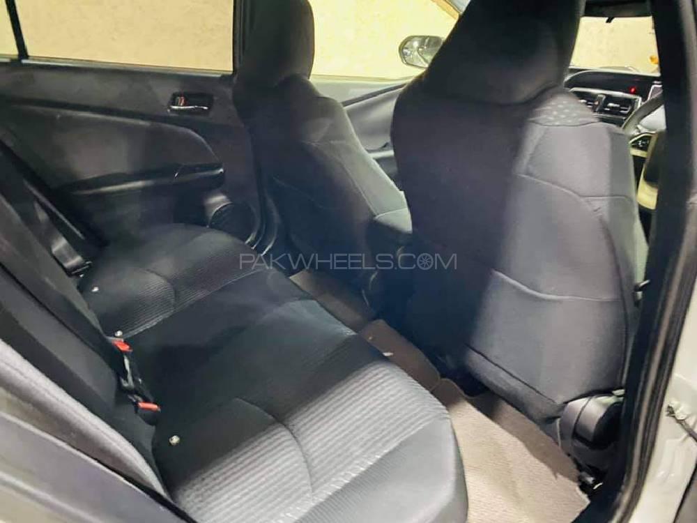 Toyota Prius 2017 for Sale in Gujranwala Toyota Prius 2017 for Sale in Gujranwala Image-9