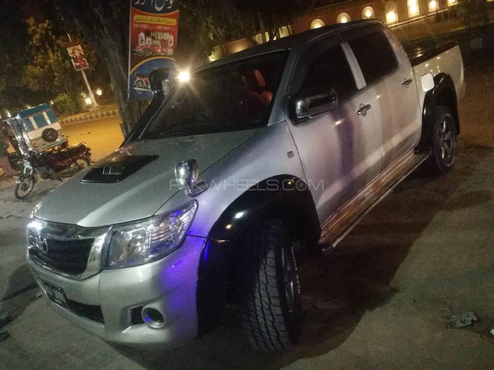 Toyota Hilux 2009 for Sale in Bahawalpur Toyota Hilux 2009 for Sale in Bahawalpur Image-2