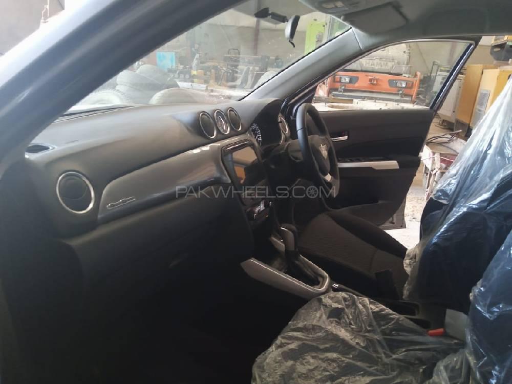 Suzuki Vitara 2018 for Sale in Karachi Suzuki Vitara 2018 for Sale in Karachi Image-4