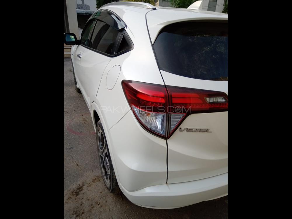 Honda Vezel 2016 for Sale in Sialkot Honda Vezel 2016 for Sale in Sialkot Image-4