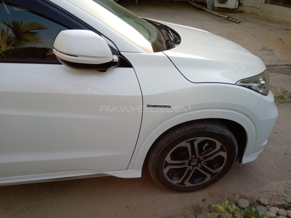 Honda Vezel 2016 for Sale in Sialkot Honda Vezel 2016 for Sale in Sialkot Image-6