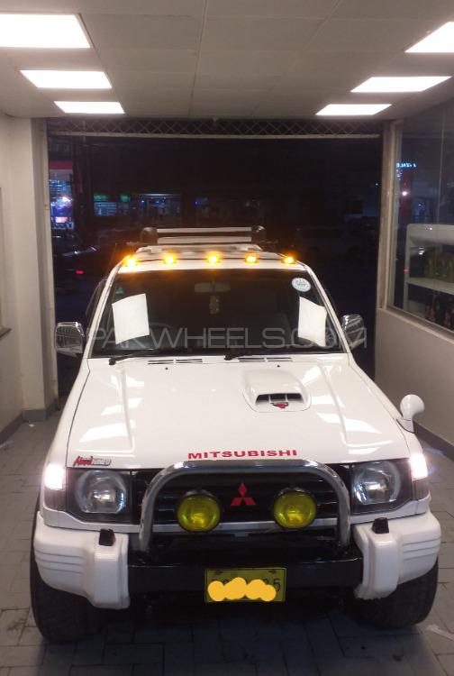Mitsubishi Pajero 1993 for Sale in Lahore Mitsubishi Pajero 1993 for Sale in Lahore Image-4