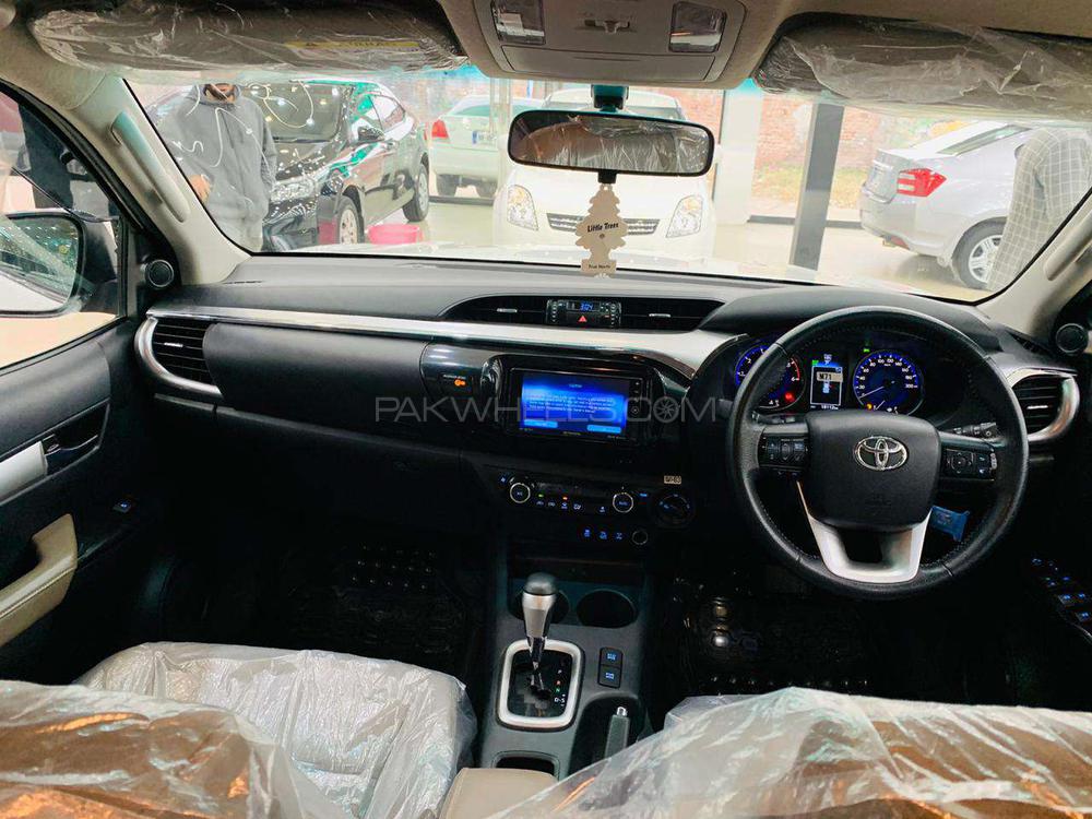 Toyota Hilux 2019 for Sale in Rawalpindi Toyota Hilux 2019 for Sale in Rawalpindi Image-6