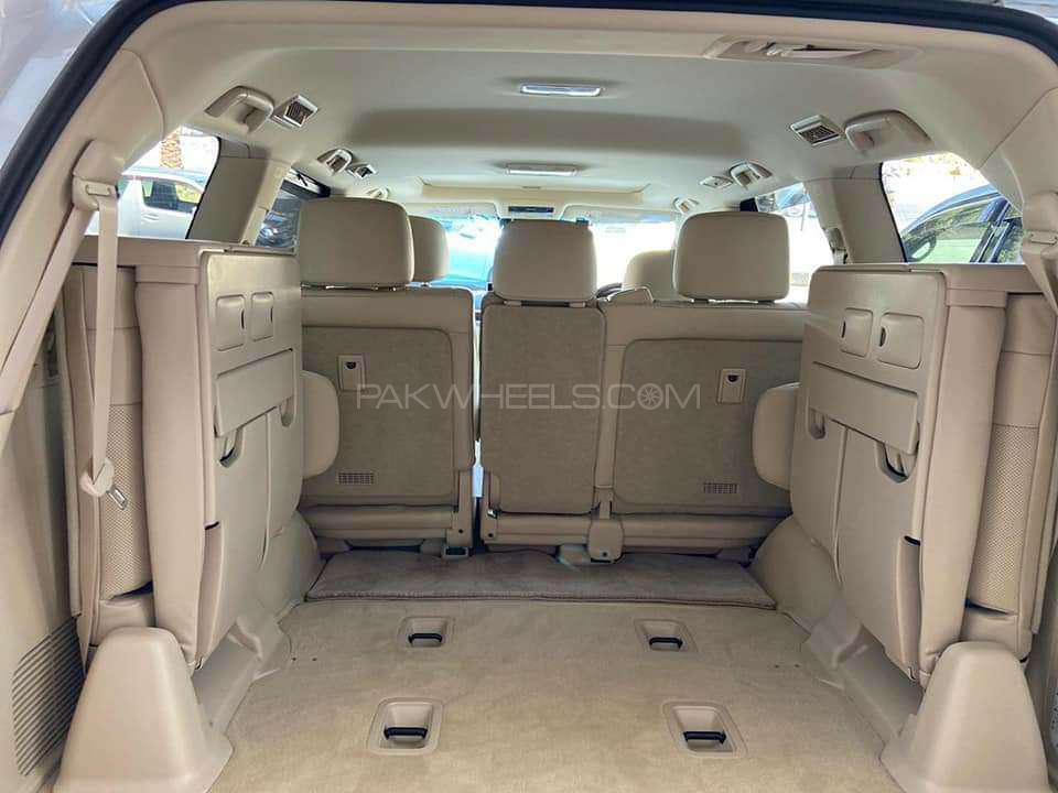Lexus LX Series 2016 for Sale in Karachi Lexus LX Series 2016 for Sale in Karachi Image-9
