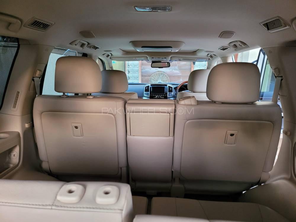 Toyota Land Cruiser 2013 for Sale in Karachi Toyota Land Cruiser 2013 for Sale in Karachi Image-11