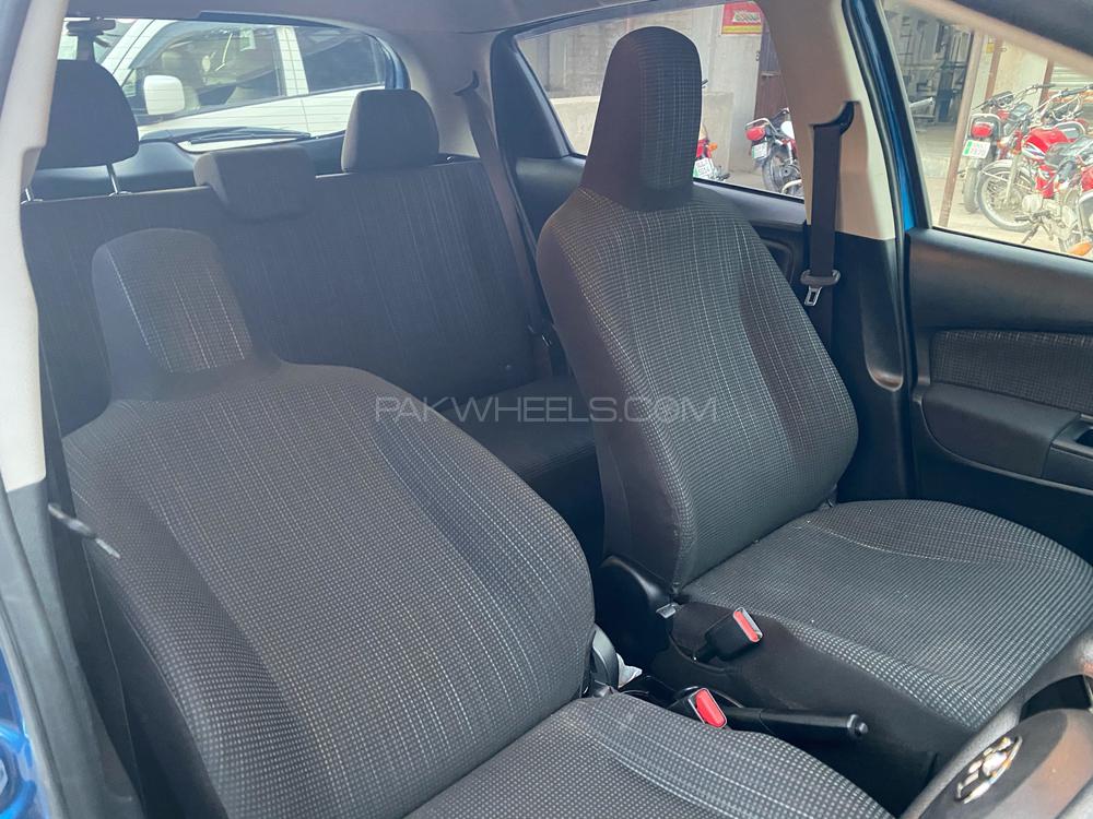 Toyota Vitz 2017 for Sale in Sahiwal Toyota Vitz 2017 for Sale in Sahiwal Image-11