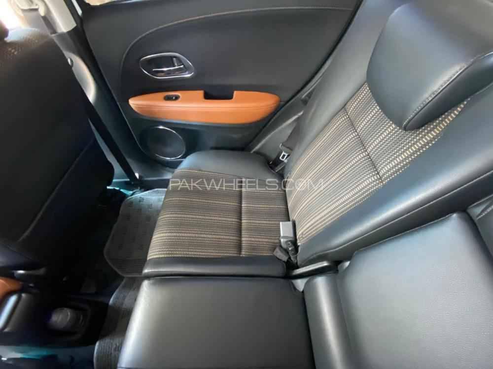 Honda Vezel 2014 for Sale in Bhera Honda Vezel 2014 for Sale in Bhera Image-11