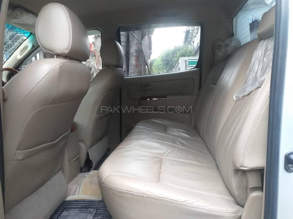 Toyota Hilux 2010 for Sale in Islamabad Toyota Hilux 2010 for Sale in Islamabad Image-9