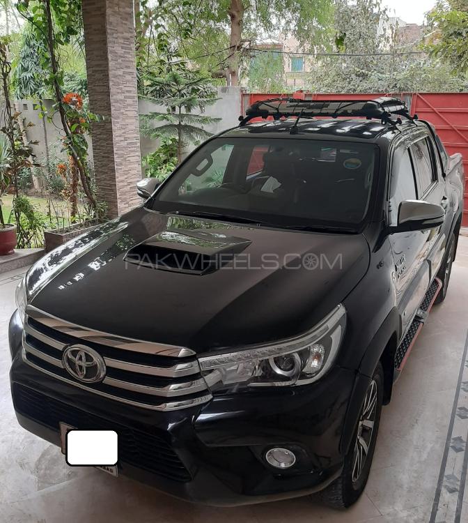 Toyota Hilux 2017 for Sale in Islamabad Image-1