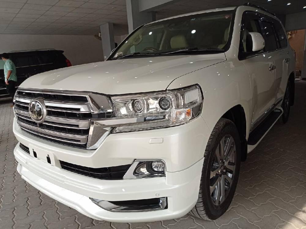 Toyota Land Cruiser 2017 for Sale in Karachi Toyota Land Cruiser 2017 for Sale in Karachi Image-12