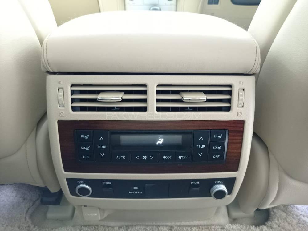 Toyota Land Cruiser 2017 for Sale in Karachi Toyota Land Cruiser 2017 for Sale in Karachi Image-14