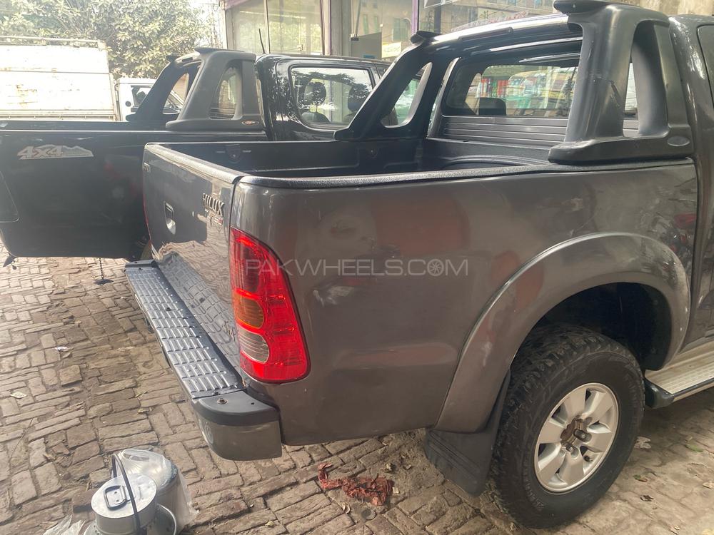 Toyota Hilux 2011 for Sale in Lahore Image-1
