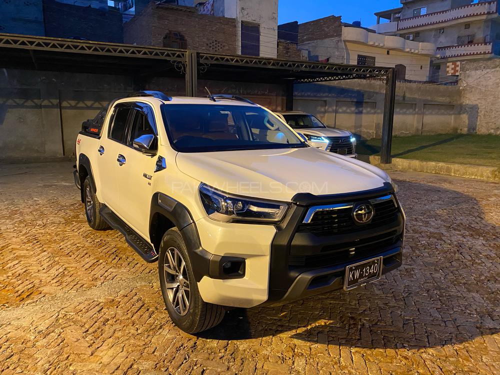 Toyota Hilux 2015 for Sale in Karachi Toyota Hilux 2015 for Sale in Karachi Image-3