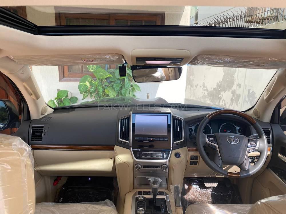 Toyota Land Cruiser 2015 for Sale in Karachi Toyota Land Cruiser 2015 for Sale in Karachi Image-2