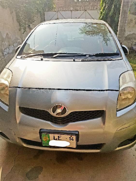 Toyota Vitz 2010 for Sale in Kasur Image-1
