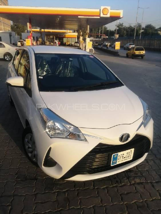 Toyota Vitz 2017 for Sale in Peshawar Image-1