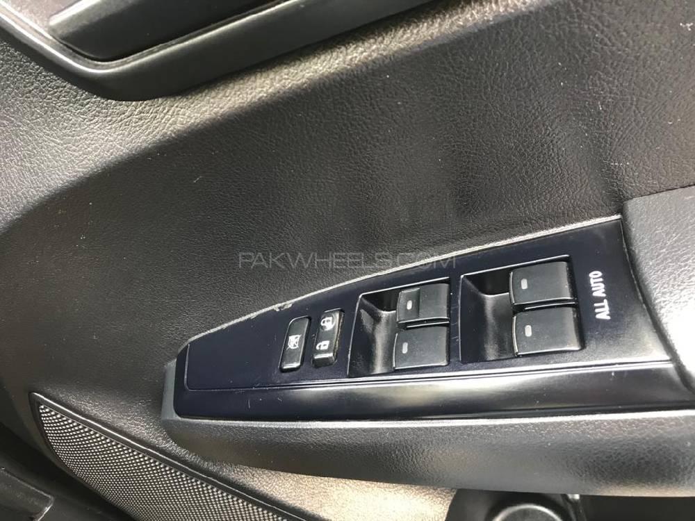 Toyota Corolla Axio 2016 for Sale in Lahore Toyota Corolla Axio 2016 for Sale in Lahore Image-9