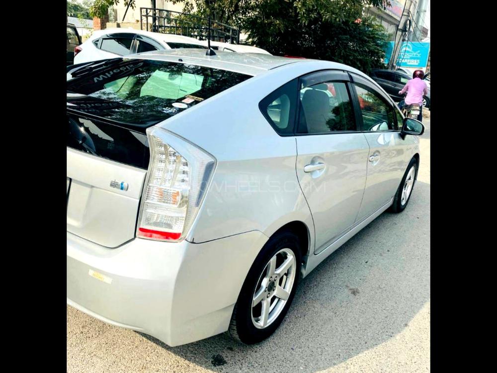 ٹویوٹا پریوس 2010 for Sale in لاہور Image-1