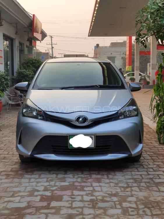 Toyota Vitz 2014 for Sale in Okara Image-1