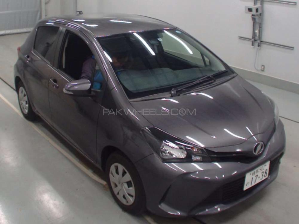Toyota Vitz 2016 for Sale in Karachi Image-1